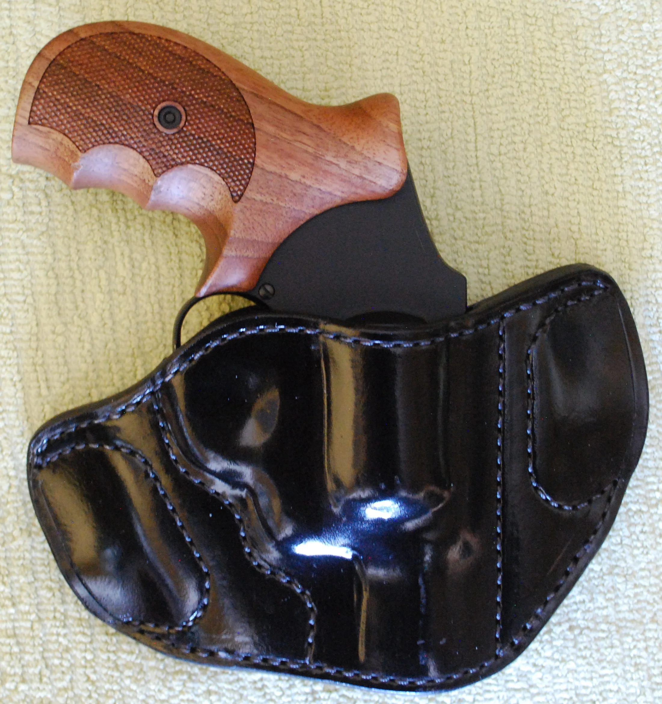 Lobo Gun Leather Enhanced Pancake.webp